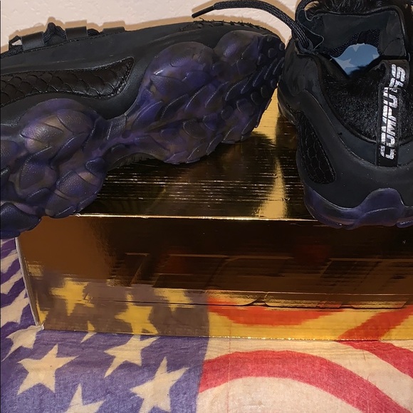 Shoes - Picture 2 of 3